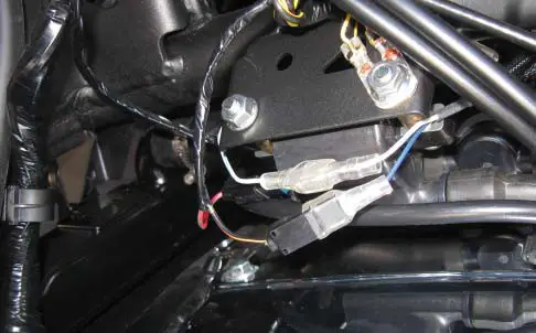 DYNOJET PC6 17033 Power Commander 6 - INSTALLING THE POWER 11