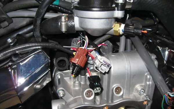 DYNOJET PC6 17033 Power Commander 6 - INSTALLING THE POWER 7