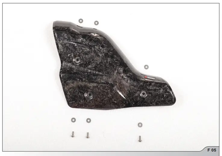 INSTALLATION OF THE AKRAPOVIČ CARBON FIBER HEAT SHIELD
