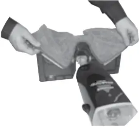 Insert-Flip-Head-Into-Mop-Pad