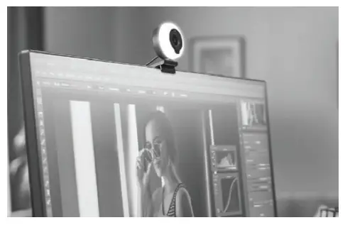 Aluratek AWCL2KFR 2K HD Ring Light Webcam with Tripod fig 2