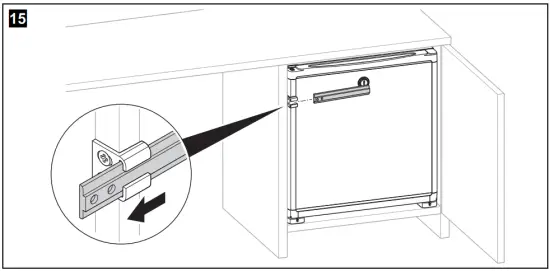 Mounting the sliding hinge