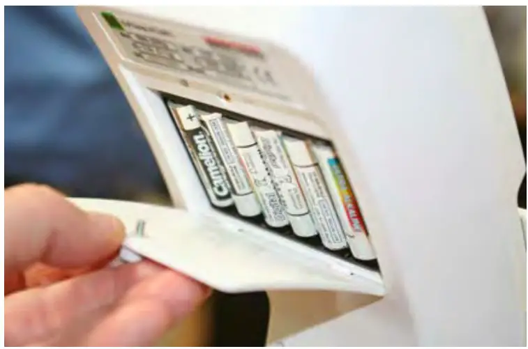 Inserting the battery