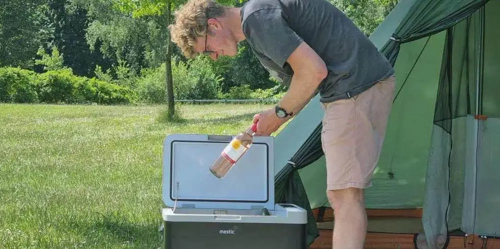 Mestic Mcchd 33 Koelbox Compressor Instruction Manual Mestic Mcchd 33 Koelbox Compressor Instruction Manual