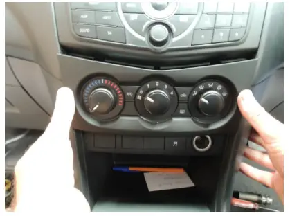 POLARIS GPS BT50 Luxx Wireless Carplay - Gently push air