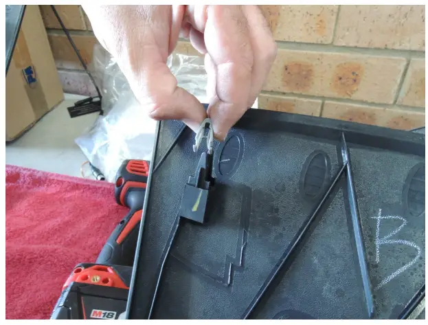 POLARIS GPS BT50 Luxx Wireless Carplay - Prepare the fascia 2