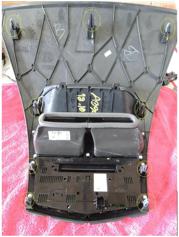 POLARIS GPS BT50 Luxx Wireless Carplay - Prepare the fascia