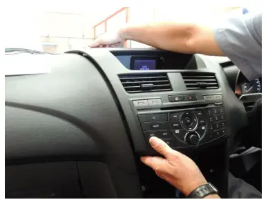 POLARIS GPS BT50 Luxx Wireless Carplay - Unplug harness 2