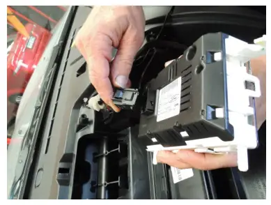 POLARIS GPS BT50 Luxx Wireless Carplay - Unplug harness 5