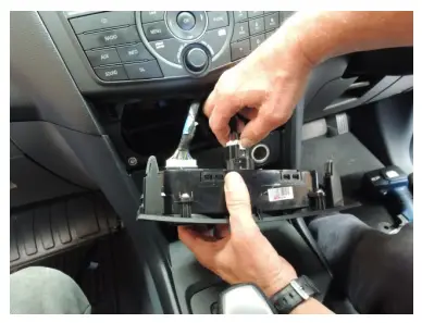 POLARIS GPS BT50 Luxx Wireless Carplay - Unplug harness