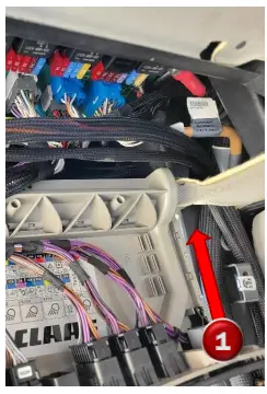 AGRA-GPS-CLAAS-JD-Bridge-for-Lexion-8800-FIG-8