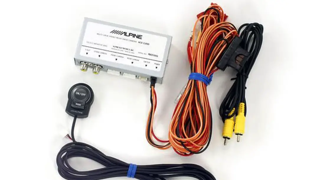 Alpine Kcx-c2600b Universal 2 Camera Switcher Owner's Manual