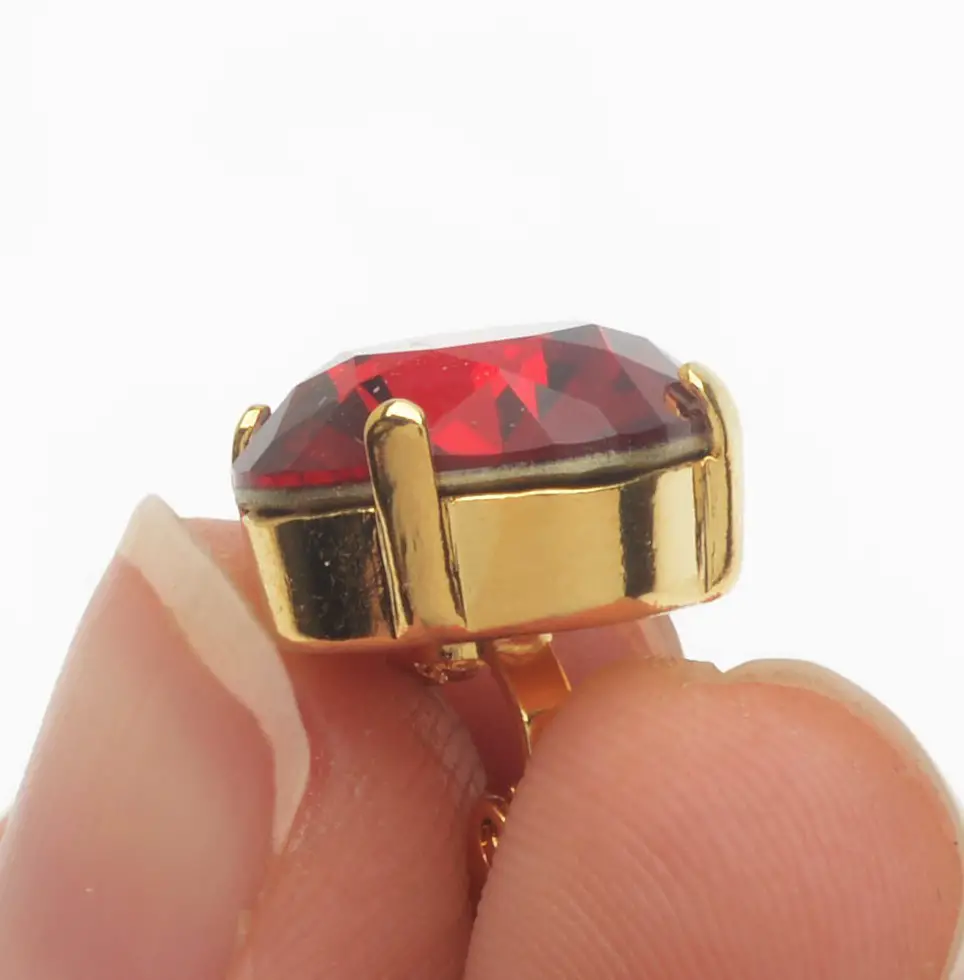 beadaholique Hamptons Necklace featuring - How to Properly Bend a Prong Setting 4