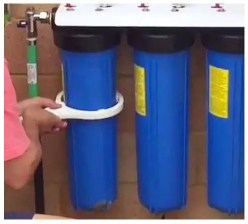 MWF Big Blue Whole House Water Filtration Systems - Insert the housing tool onto the filter housing