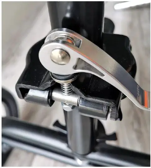 OasisSpace-9125A-Knee-Walker-fig5