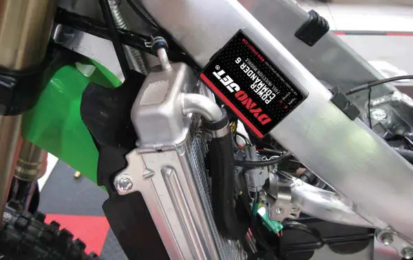 DYNOJET PC6 17045 Power Commander 6 - INSTALLING THE POWER COMMANDER 1