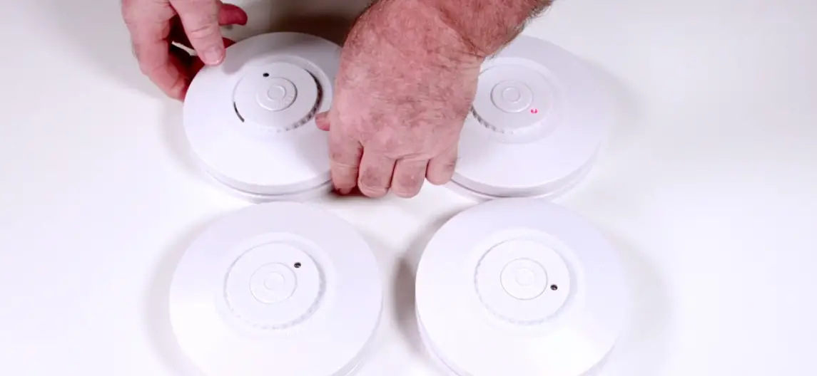 Red Smoke Alarams Rac240 -230v Ac Mains Power Alarm Controller Instruction Manual