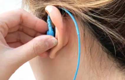 MEE audio Sports Earphones With Memory - To put the earphones on, pull the