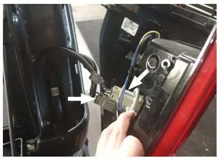 CURT 16688 Q24 5th Wheel Slider Hitch - Step 3