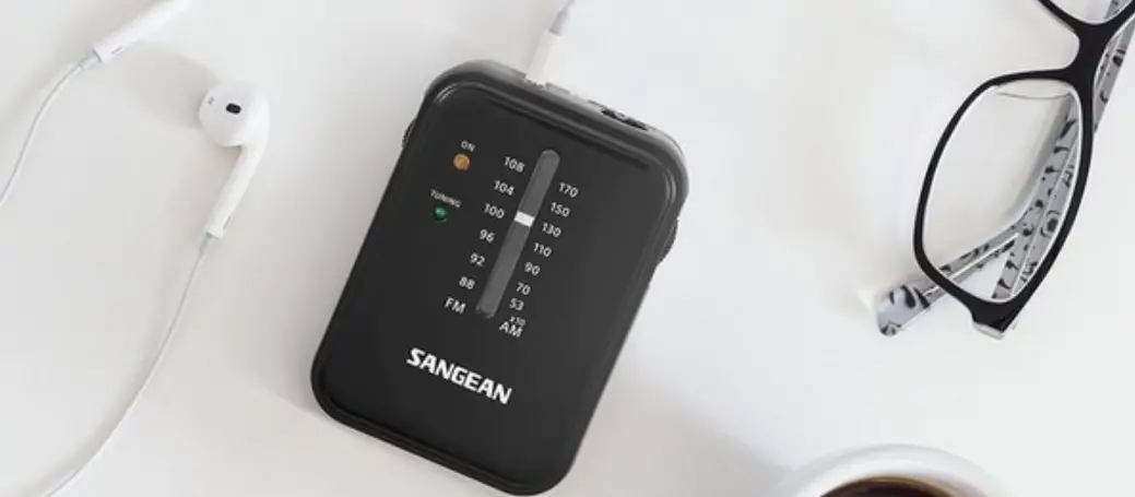 Sangean Sr-32 Pocket Radio Instruction Manual Sangean Sr-32 Pocket Radio Instruction Manual