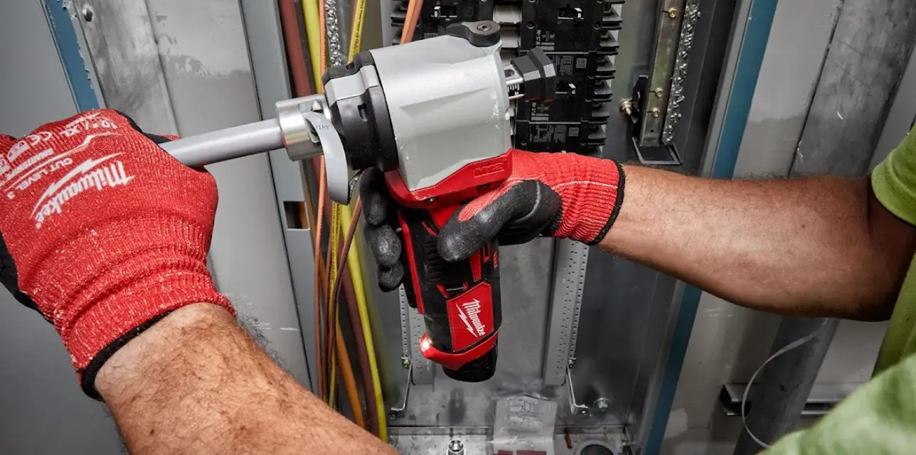 Milwaukee M12 Cc Compact Cable Cutter User Manual Milwaukee M12 Cc Compact Cable Cutter User Manual