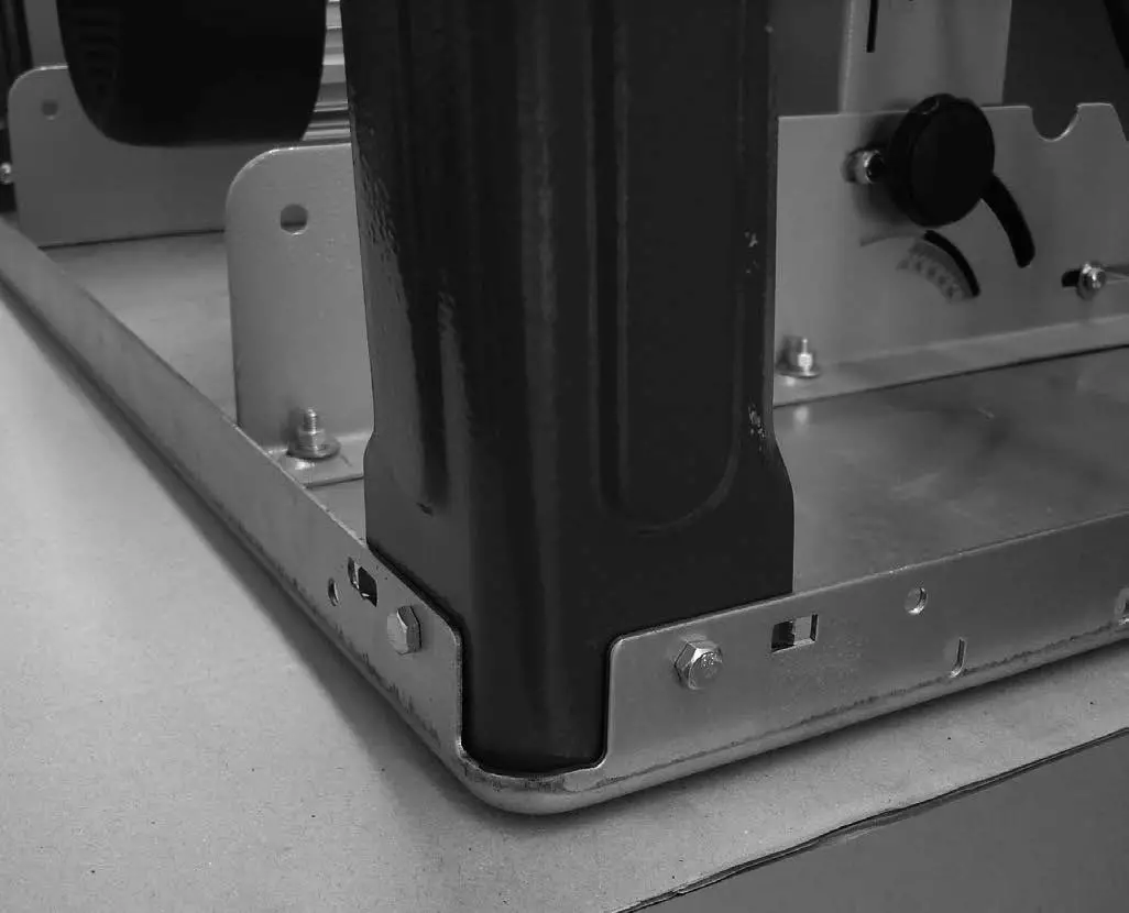 MEEC TOOLS 004665 Bench Ripsaw fig 4