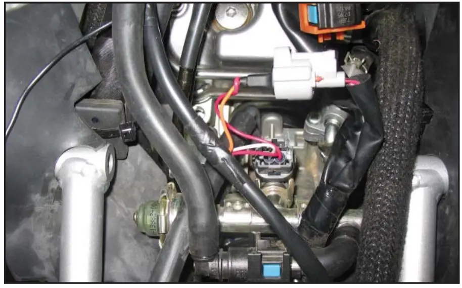 Power Commander 6 Yamaha WR250R Installing The Power Commander 6