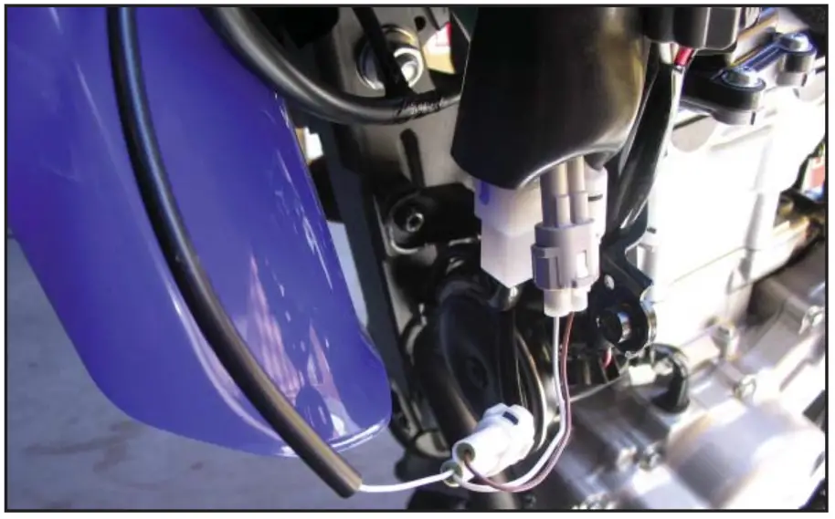 Power Commander 6 Yamaha WR250R Installing The Power Commander 6