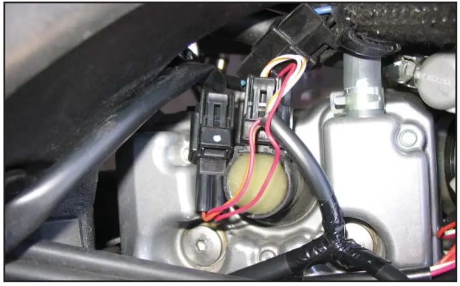 Power Commander 6 Yamaha WR250R Installing The Power Commander 6