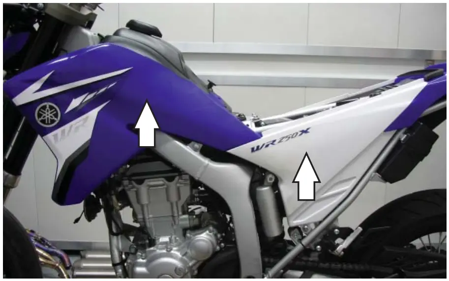 Power Commander 6 Yamaha WR250R Installing The Power Commander 6