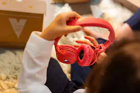 Pogs Gecko Wireless On-ear Headphones User Manual Pogs Gecko Wireless On-ear Headphones User Manual