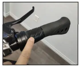 SLANE CALEDON 2022 Electric Bike - THROTTLE