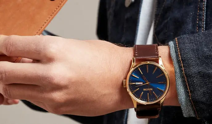 Nixon Sentry Solar Leather Watch User Manual