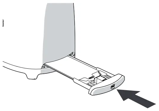 Cleaning the crumb tray