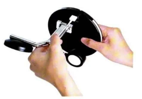 AUKEY-LC-A3-3-in-1-Wireless-Charging-Station-Doek-3