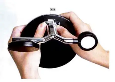 AUKEY-LC-A3-3-in-1-Wireless-Charging-Station-Doek-4