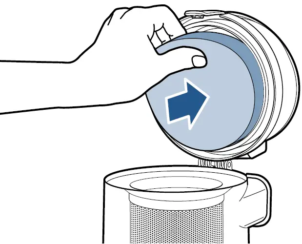 Cleaning the Pre-Motor Filter 03