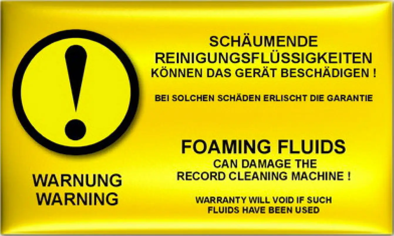 Reservoir for cleaning fluid