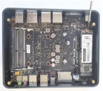 Aopoo Technology KC10 Mini PC - screw of SSD