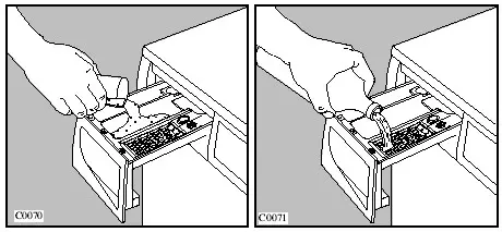 saco ZWF1211W Zanussi Washing Machine - Load the laundry