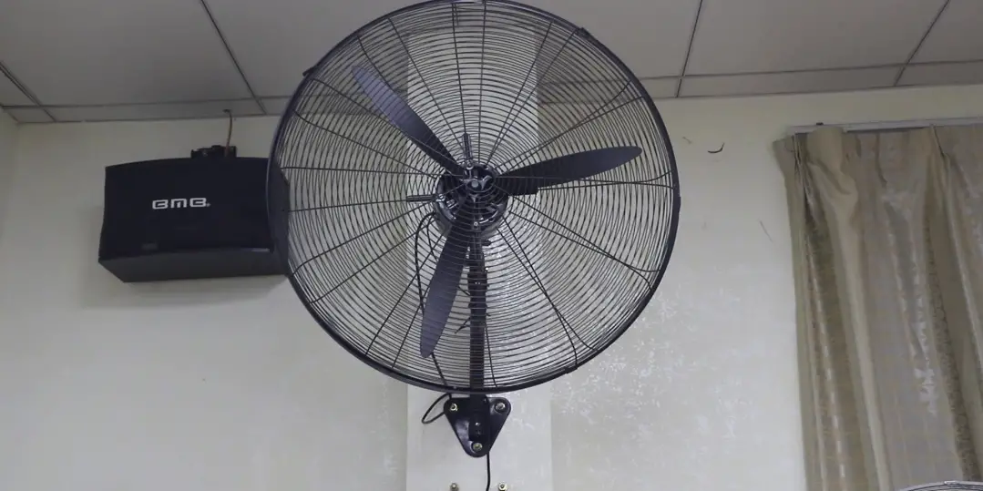 Tornado Hi-fan-24mowf- A-1p 24 Inches Pro Metal Oscillating Wall Fan Instruction Manual