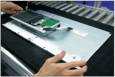 DELL S2721HN 27 inch Monitor User Guide - Take away the bracket chassis module