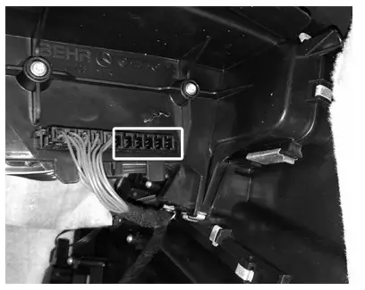 CONNECTS2 CTSMC013.2 Mercedes Benz Steering Wheel Control Interface - Plug Blue White