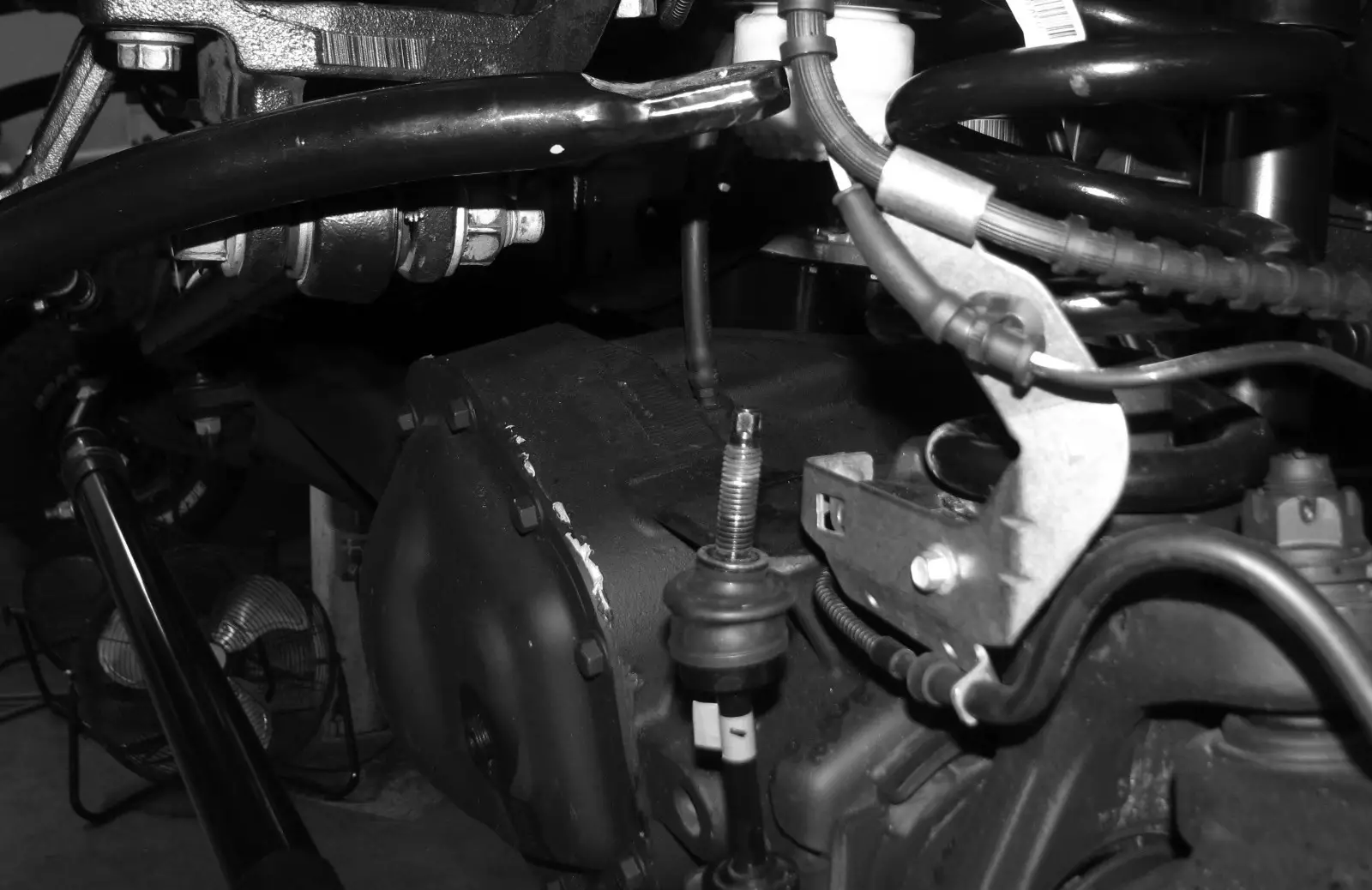 FABTECH-FT22261i-Ford-Skeeter-Fire-Truck-6-Inch-4-Link-System-fig1