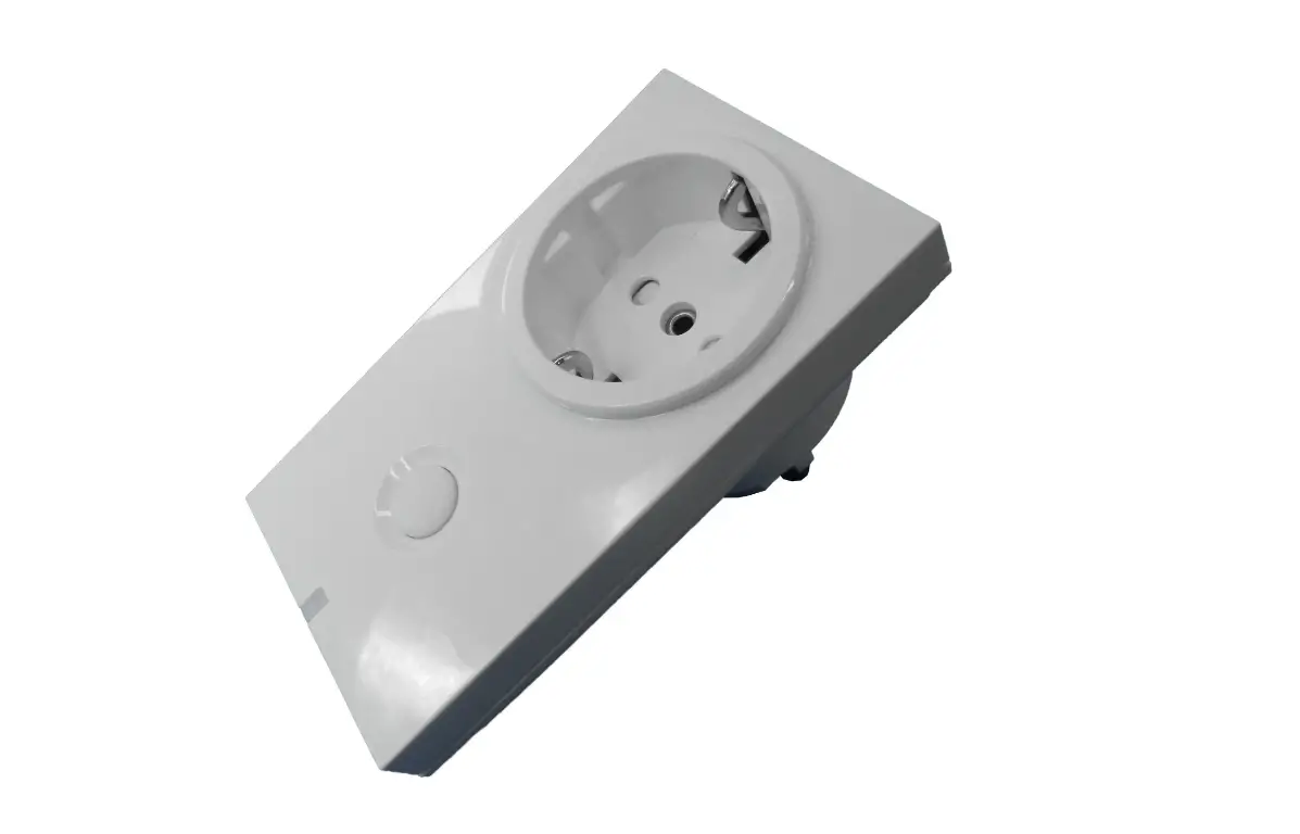 Popp Z-wave Type F Plug-in Switch Pope009006 Manual