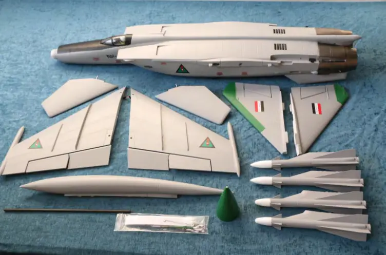 BANANA-HOBBY-MiG-25-Foxbat Twin-64mm-EDF-Jet-1