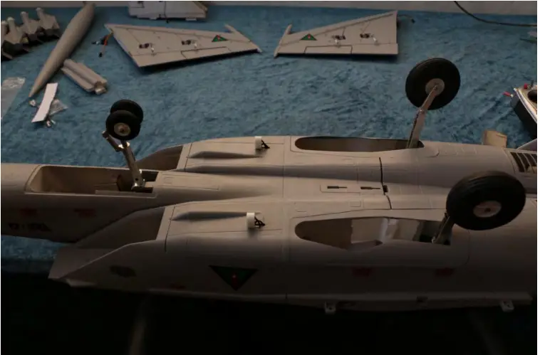 BANANA-HOBBY-MiG-25-Foxbat Twin-64mm-EDF-Jet-11