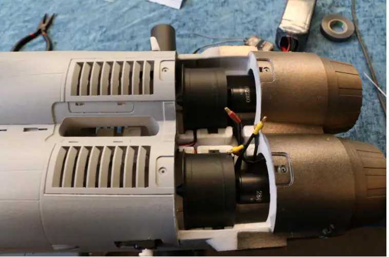 BANANA-HOBBY-MiG-25-Foxbat Twin-64mm-EDF-Jet-18