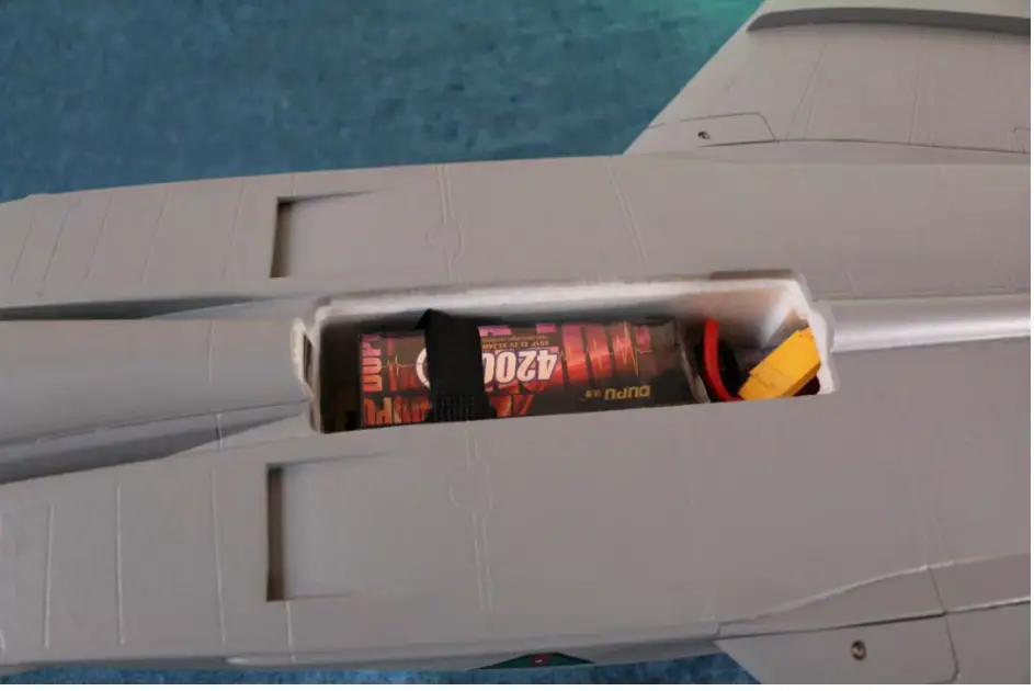 BANANA-HOBBY-MiG-25-Foxbat Twin-64mm-EDF-Jet-30