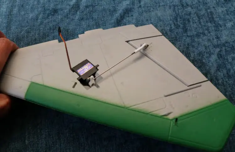 BANANA-HOBBY-MiG-25-Foxbat Twin-64mm-EDF-Jet-4